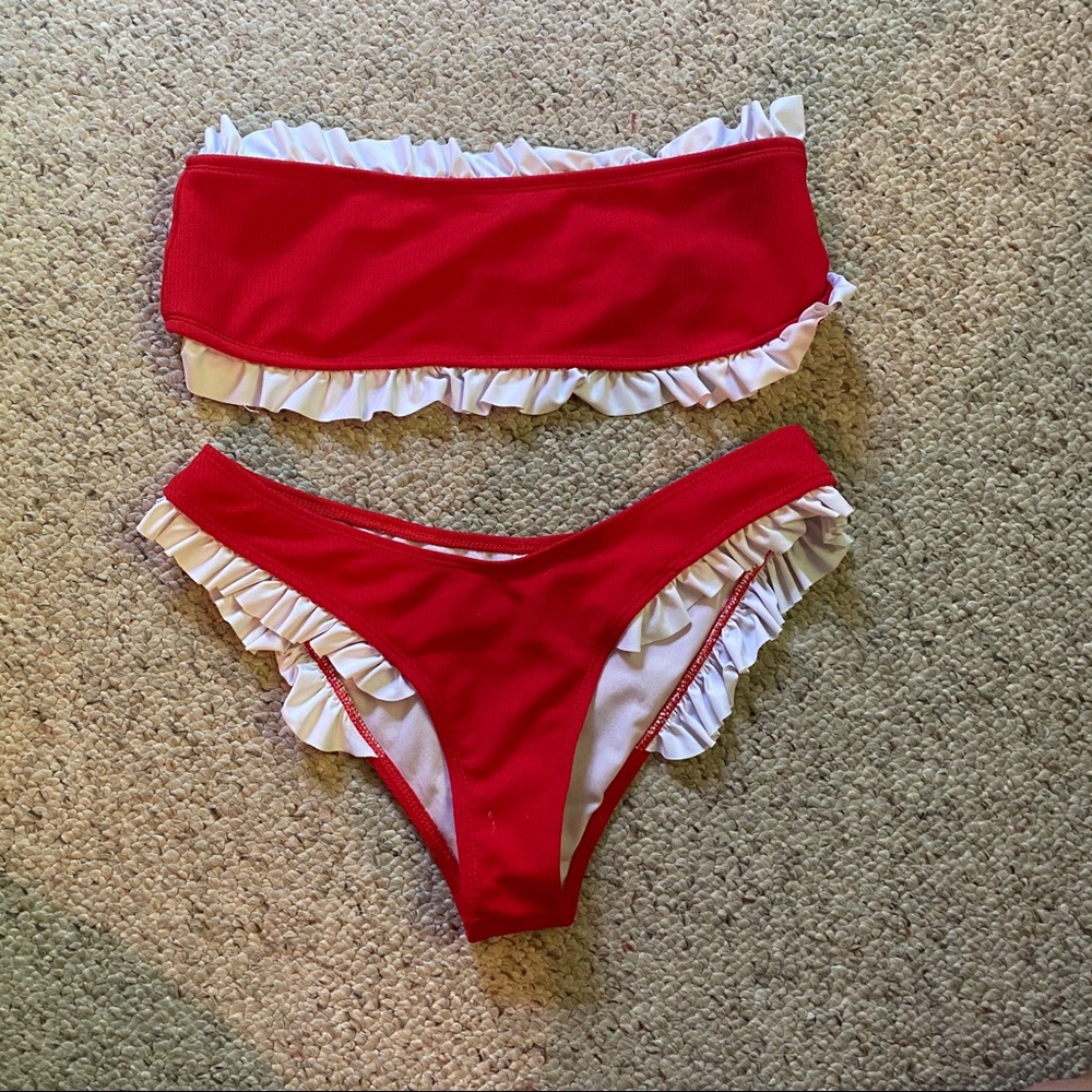 Red bikini set - Picture 2 of 4